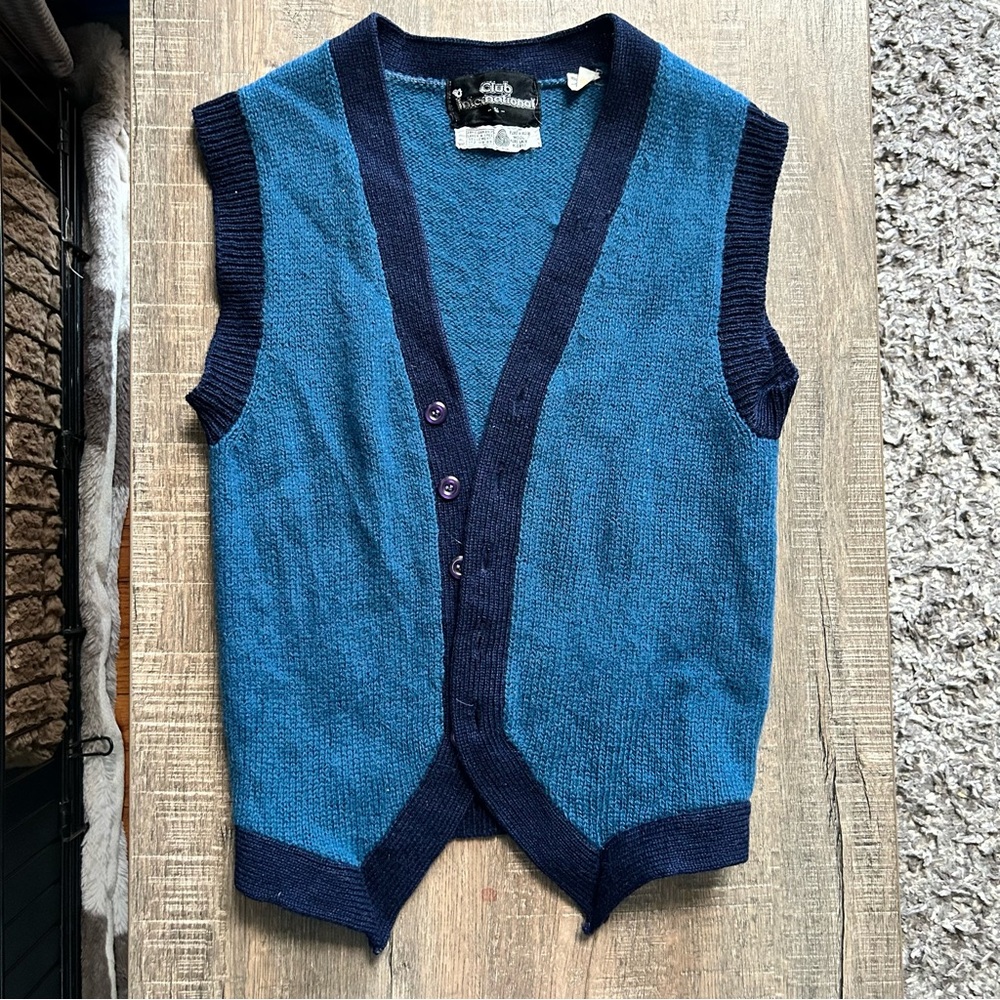 Club International Pure Virgin Wool Vest